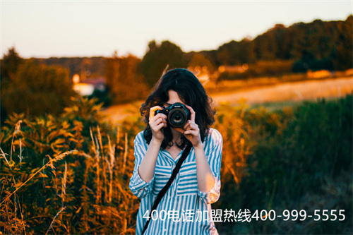 (联通助力商场拓宽商务空间 400电话助力企业营销)(联通400电话实名制材料)